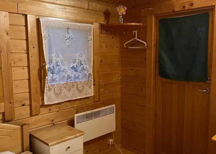 Artur's Eaterie And * Viitna